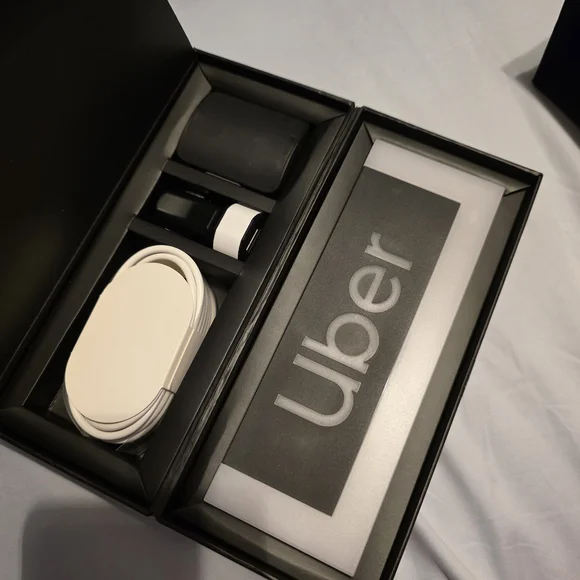 Uber Black and White Tech Kit Beacon 2.0 Never Used - Picture 4 of 7